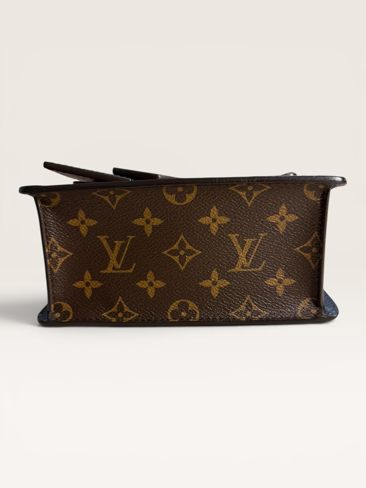 Authentic Louis Vuitton Vernis Shoulder Bag- Pre-Owned